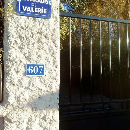 Le Paradis De Valerie Frühstückspension 3*